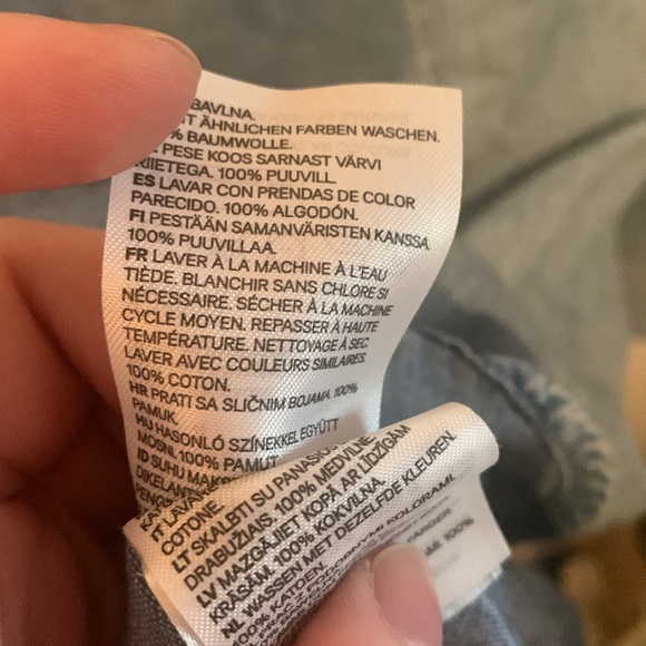 Fantastic H and M Light Blue Denim Button Up Shirt Super Stylish 😍 SZ Small/4 - Picture 10 of 10